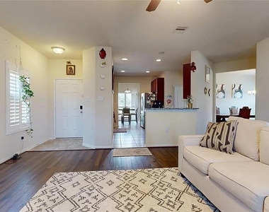 3202 Cabin Wood Way - Photo Thumbnail 17