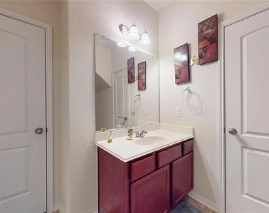 3202 Cabin Wood Way - Photo Thumbnail 16