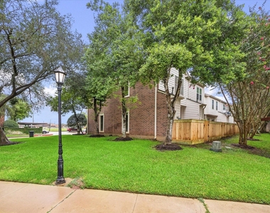 2930 Grants Lake Boulevard - Photo Thumbnail 4