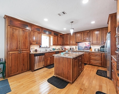 336 Admiral Circle - Photo Thumbnail 18