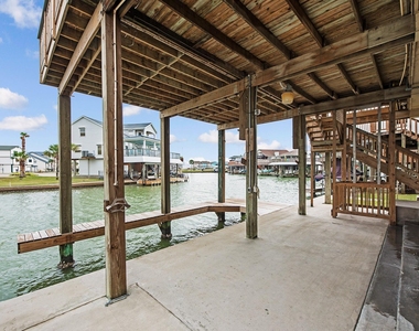 336 Admiral Circle - Photo Thumbnail 41