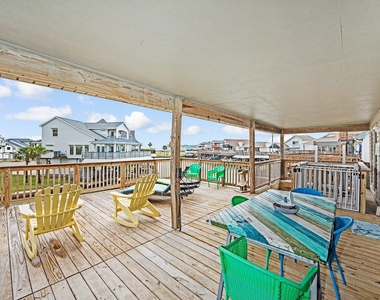 336 Admiral Circle - Photo Thumbnail 9