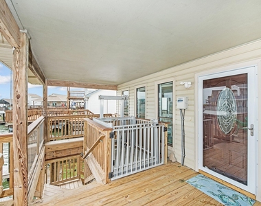 336 Admiral Circle - Photo Thumbnail 13
