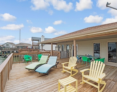336 Admiral Circle - Photo Thumbnail 12