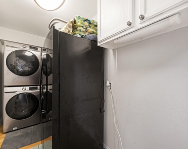 336 Admiral Circle - Photo Thumbnail 24