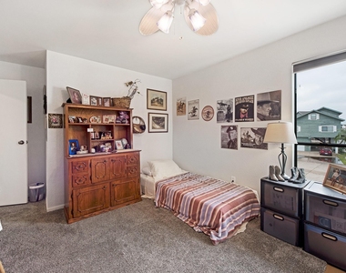 336 Admiral Circle - Photo Thumbnail 30