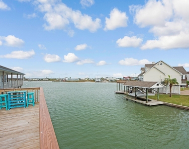 336 Admiral Circle - Photo Thumbnail 33