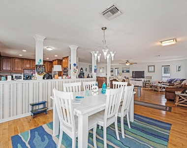 336 Admiral Circle - Photo Thumbnail 17