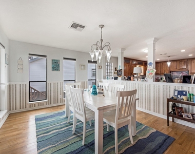 336 Admiral Circle - Photo Thumbnail 15