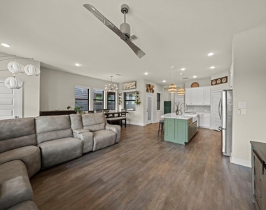 18507 Parkland Square Place - Photo Thumbnail 4