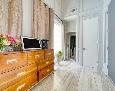 7606 Portal Drive - Photo Thumbnail 10