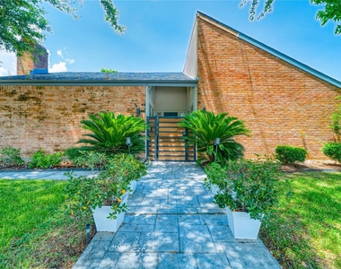 7606 Portal Drive - Photo Thumbnail 2
