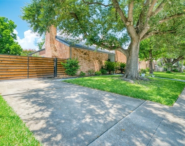 7606 Portal Drive - Photo Thumbnail 4