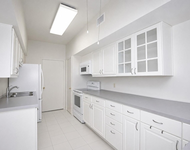 2425 Underwood Street - Photo Thumbnail 9