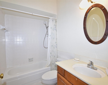 2425 Underwood Street - Photo Thumbnail 8