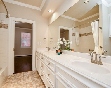 718 Roy Street - Photo Thumbnail 29
