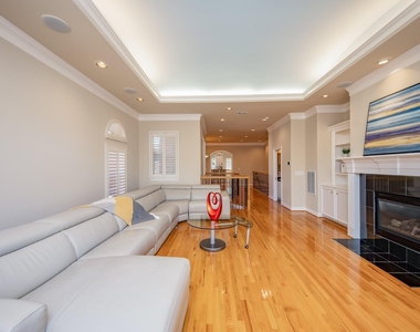 718 Roy Street - Photo Thumbnail 7
