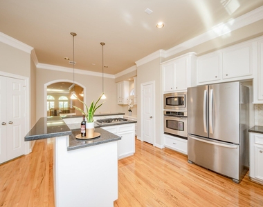 718 Roy Street - Photo Thumbnail 14