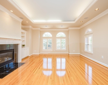 718 Roy Street - Photo Thumbnail 6