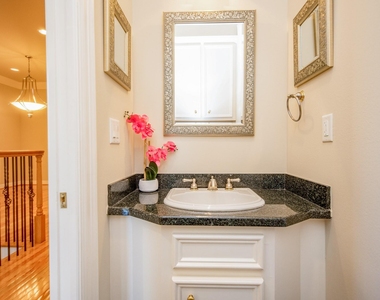 718 Roy Street - Photo Thumbnail 10