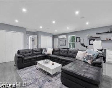 1902 Princess Court - Photo Thumbnail 8
