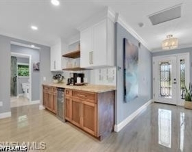 1902 Princess Court - Photo Thumbnail 5