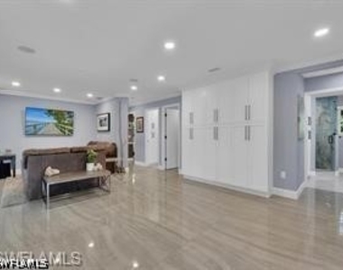 1902 Princess Court - Photo Thumbnail 9