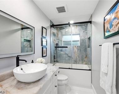 1902 Princess Court - Photo Thumbnail 22