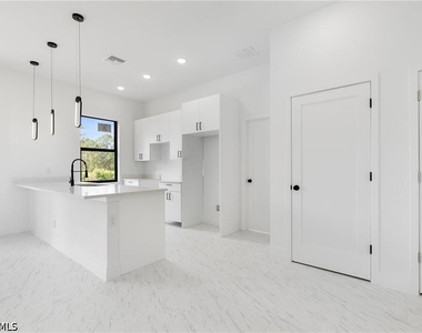 3175 Sunshine Boulevard - Photo Thumbnail 7