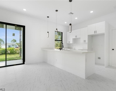 3175 Sunshine Boulevard - Photo Thumbnail 6