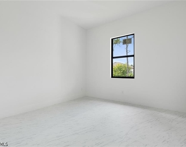 3175 Sunshine Boulevard - Photo Thumbnail 13