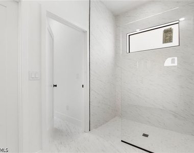 3175 Sunshine Boulevard - Photo Thumbnail 10