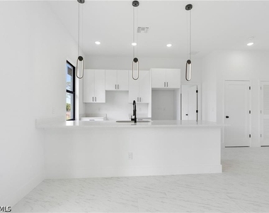 3175 Sunshine Boulevard - Photo Thumbnail 5