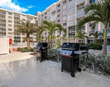 3443 Gulf Shore Boulevard N - Photo Thumbnail 15