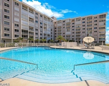 3443 Gulf Shore Boulevard N - Photo Thumbnail 17
