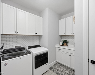2738 Aviamar Circle - Photo Thumbnail 27