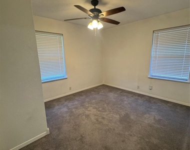 935 Creager Street - Photo Thumbnail 16