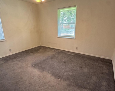 935 Creager Street - Photo Thumbnail 10