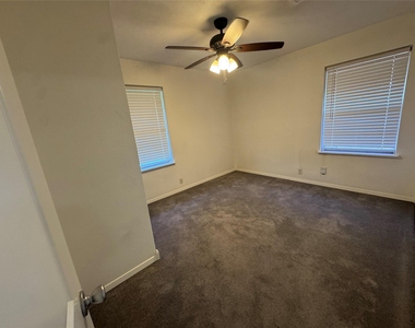 935 Creager Street - Photo Thumbnail 17