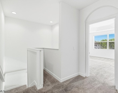 7070 Venice Way - Photo Thumbnail 17