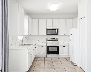 7070 Venice Way - Photo Thumbnail 14