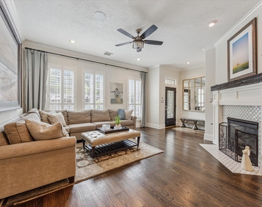 427 N Gate Stone - Photo Thumbnail 1