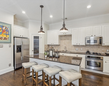 427 N Gate Stone - Photo Thumbnail 6