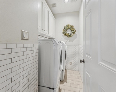 427 N Gate Stone - Photo Thumbnail 16