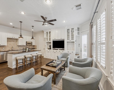 427 N Gate Stone - Photo Thumbnail 5