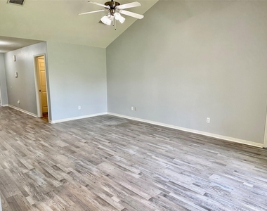 29006 Trinity River Drive - Photo Thumbnail 3
