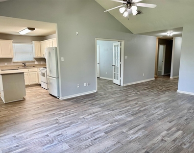 29006 Trinity River Drive - Photo Thumbnail 4