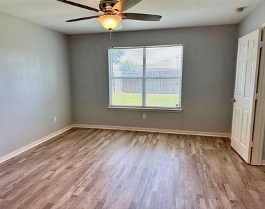 29006 Trinity River Drive - Photo Thumbnail 8