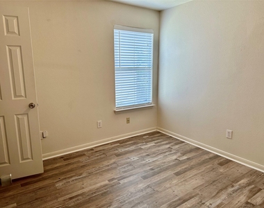 29006 Trinity River Drive - Photo Thumbnail 13
