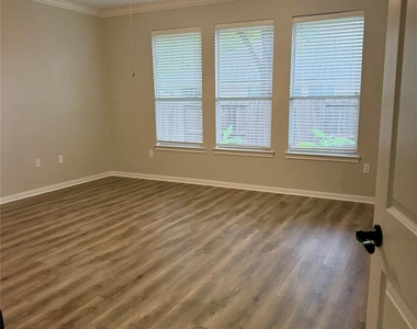 14 Dardenelle Ct - Photo Thumbnail 9